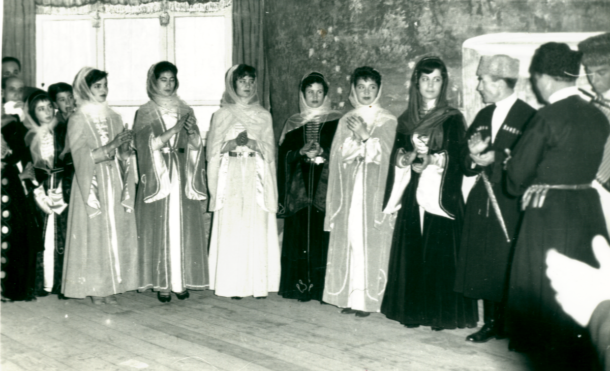 Damascus dancing troupe